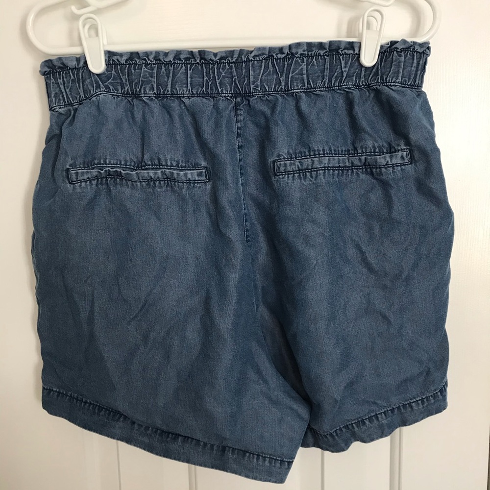 H&M Shorts - Picture 2 of 2